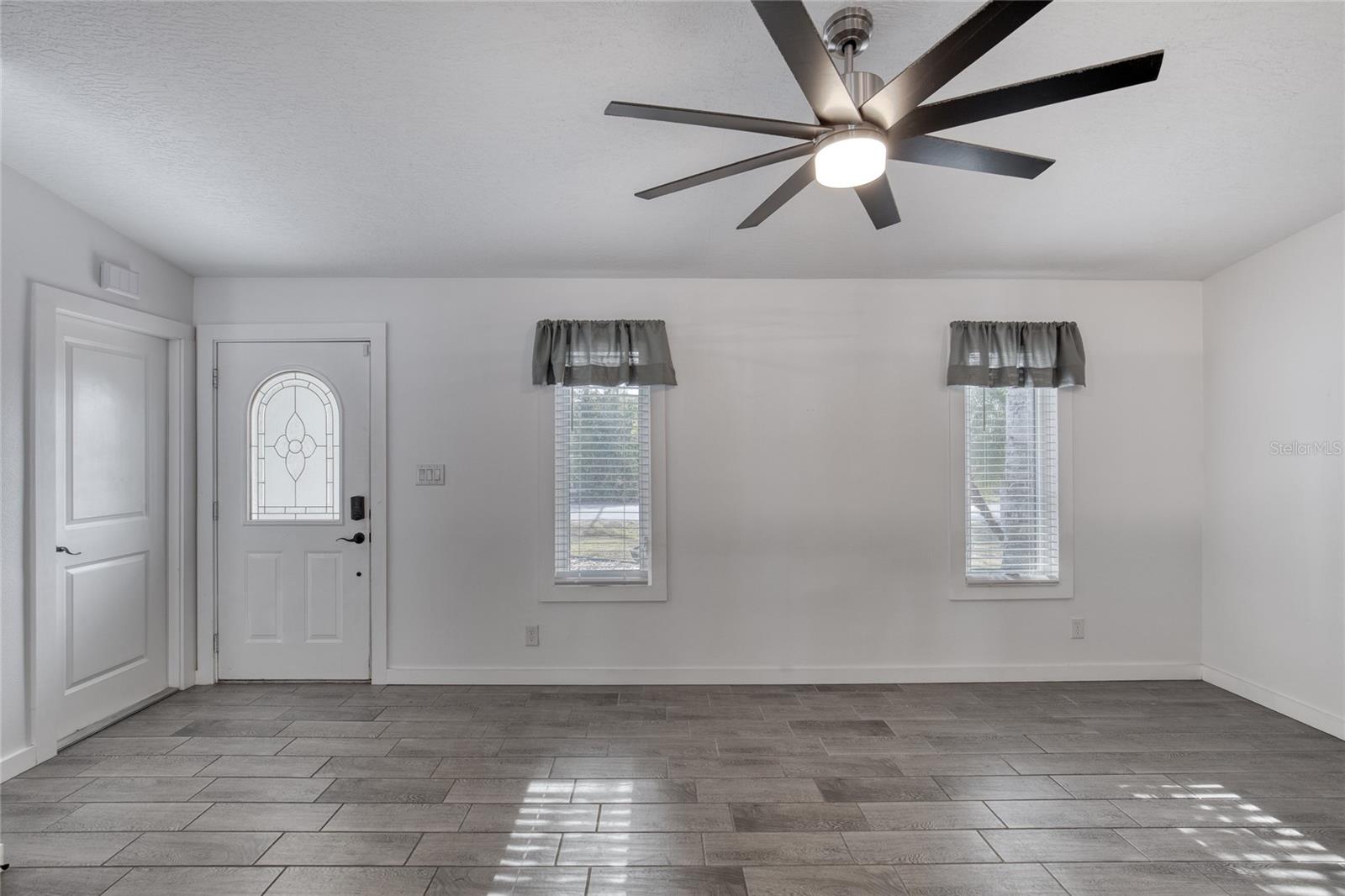 Image 4 of 52 For 917 Stage Street