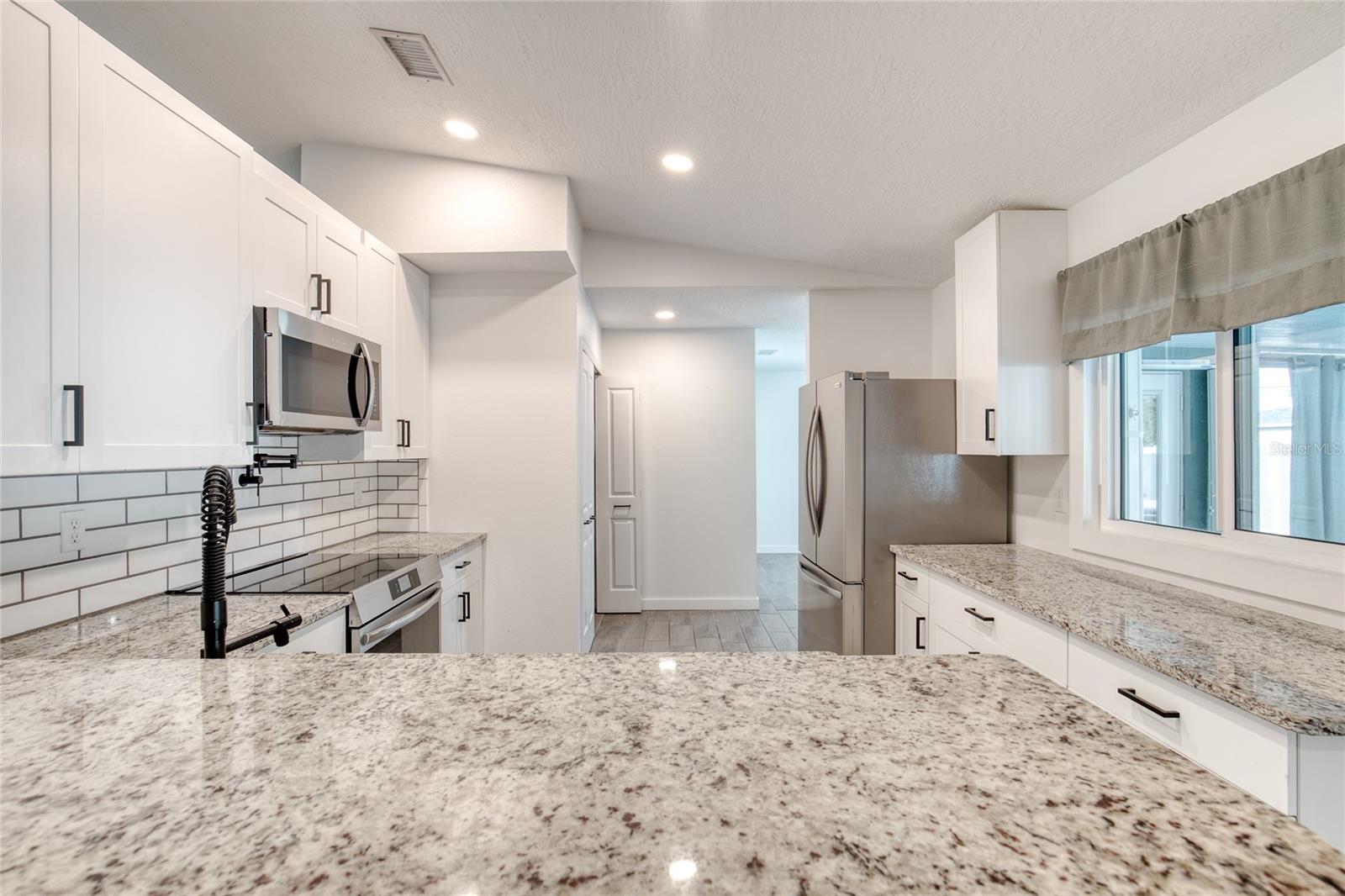 Image 9 of 52 For 917 Stage Street