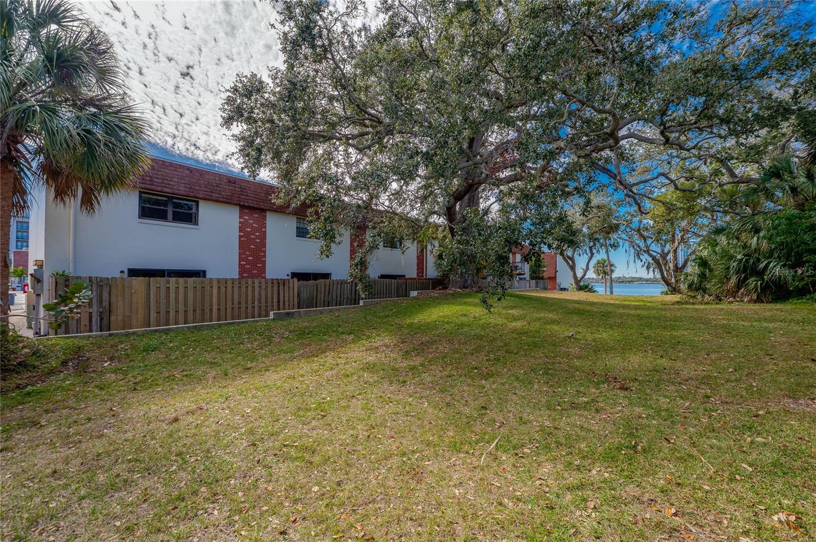 Image 29 of 36 For 625 Halifax Avenue 30