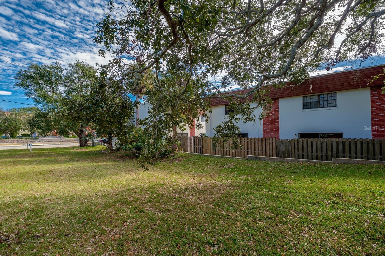 Image 31 of 36 For 625 Halifax Avenue 30