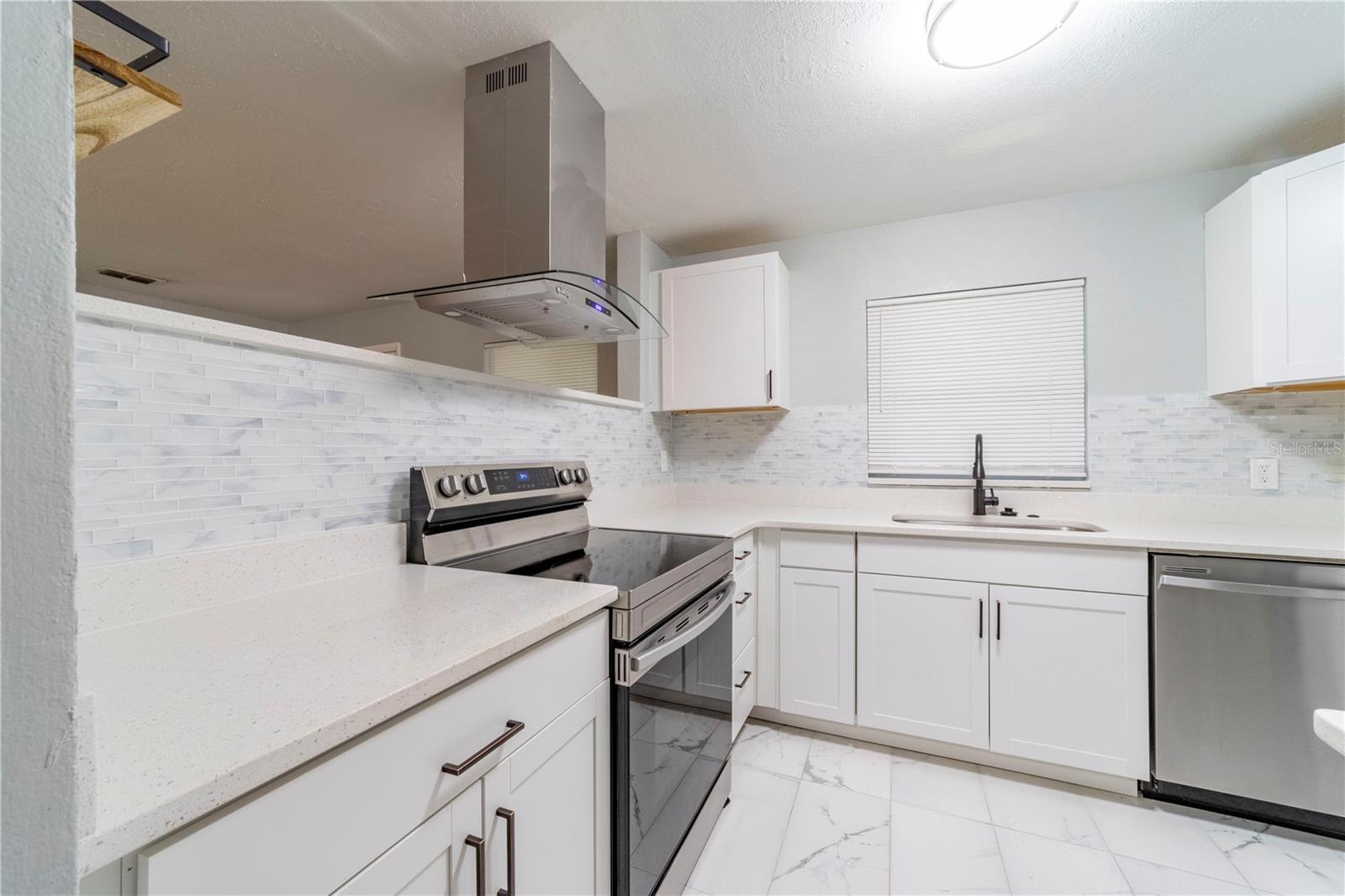 Image 5 of 21 For 51 Cortez Avenue