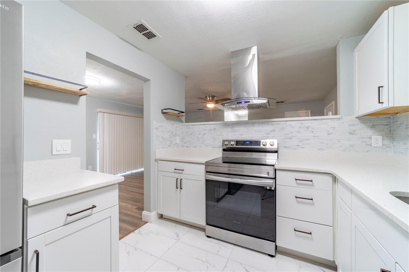 Image 6 of 21 For 51 Cortez Avenue