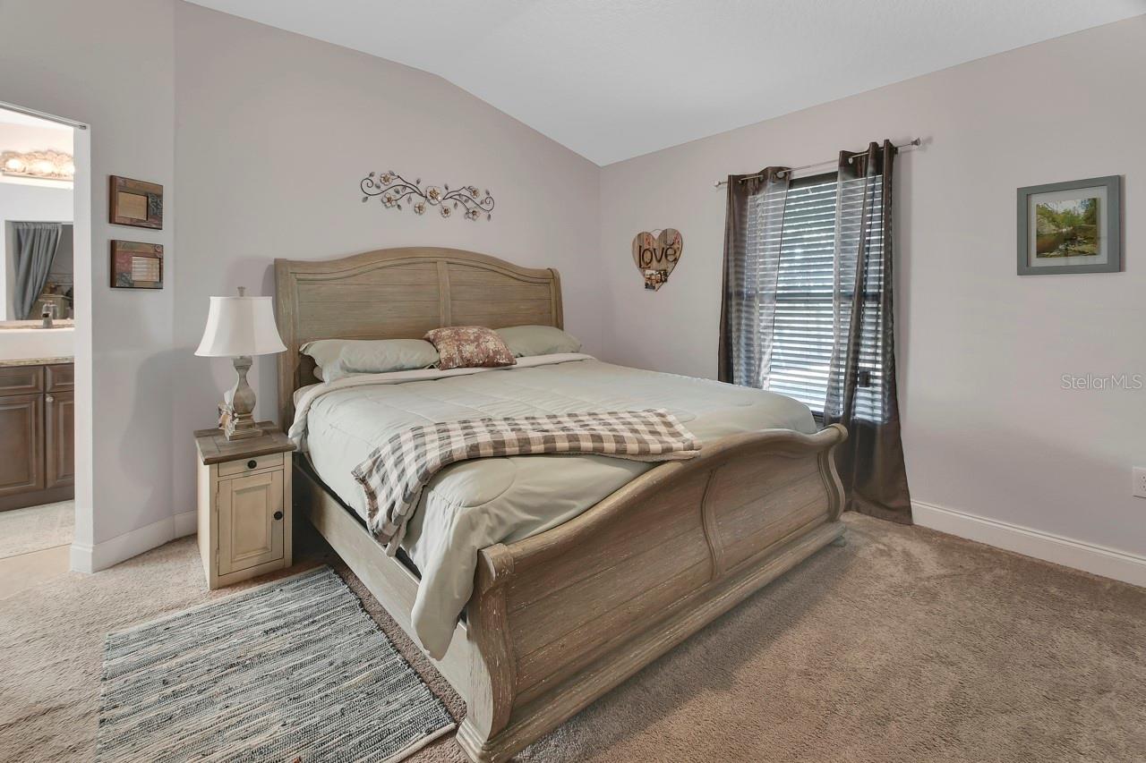 Image 12 of 38 For 1089 Eastbrook Avenue