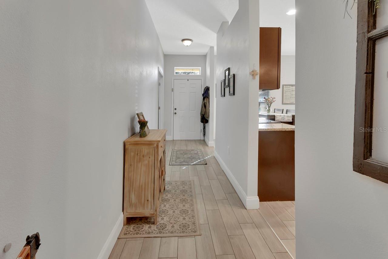 Image 2 of 38 For 1089 Eastbrook Avenue