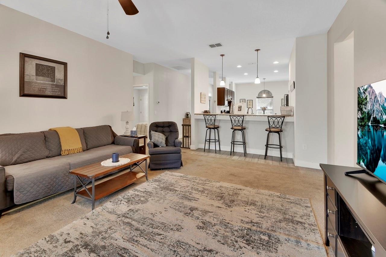 Image 5 of 38 For 1089 Eastbrook Avenue