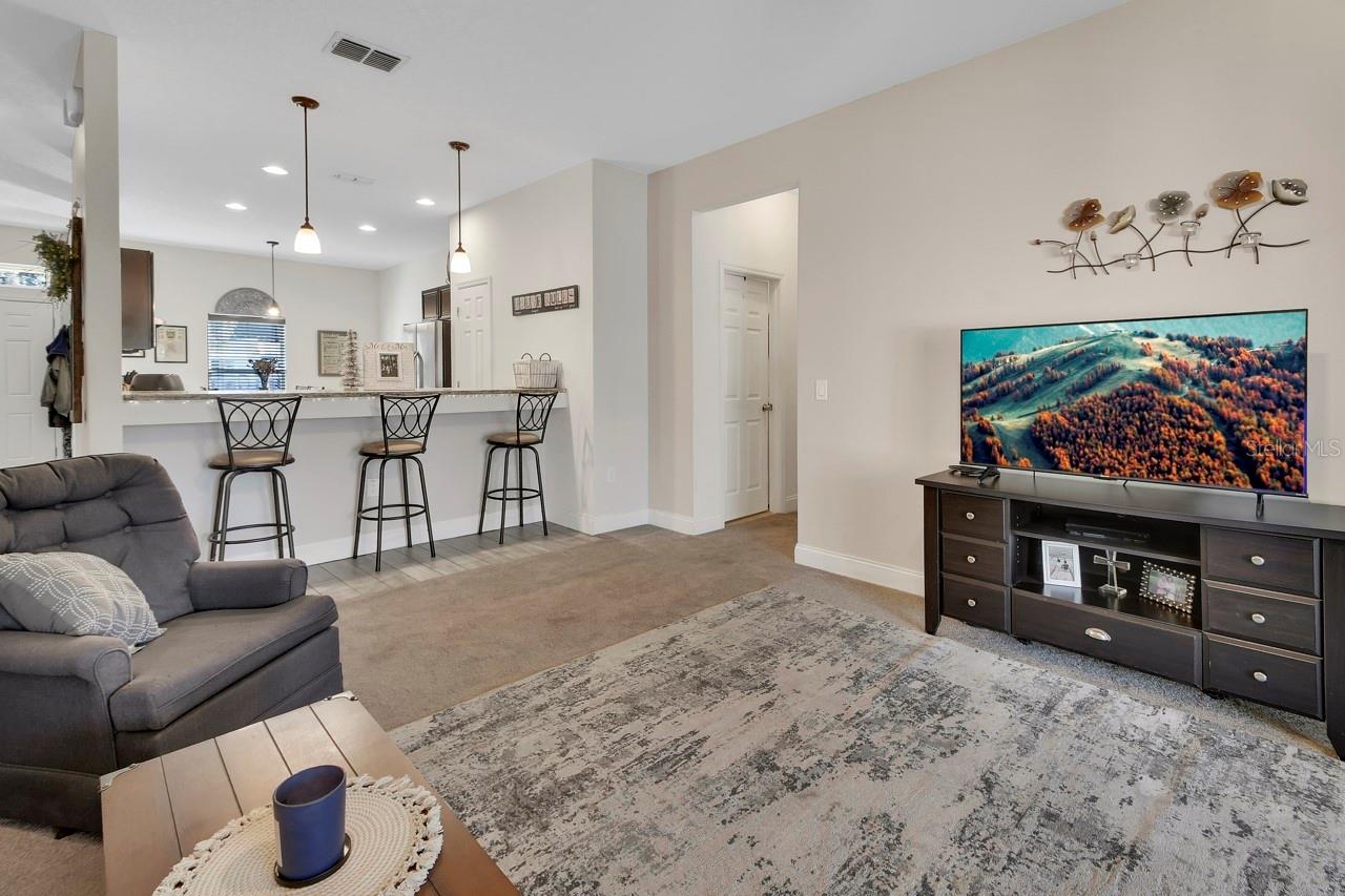 Image 6 of 38 For 1089 Eastbrook Avenue