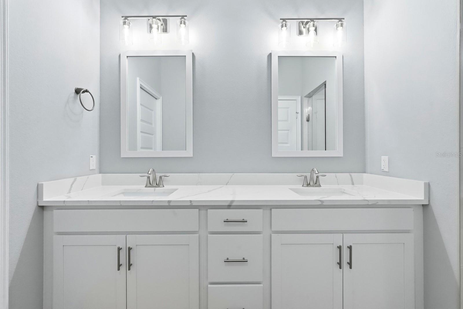 Image 23 of 59 For 402 Oliver Drive