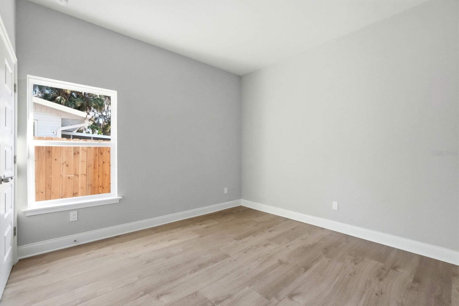 Image 25 of 59 For 402 Oliver Drive