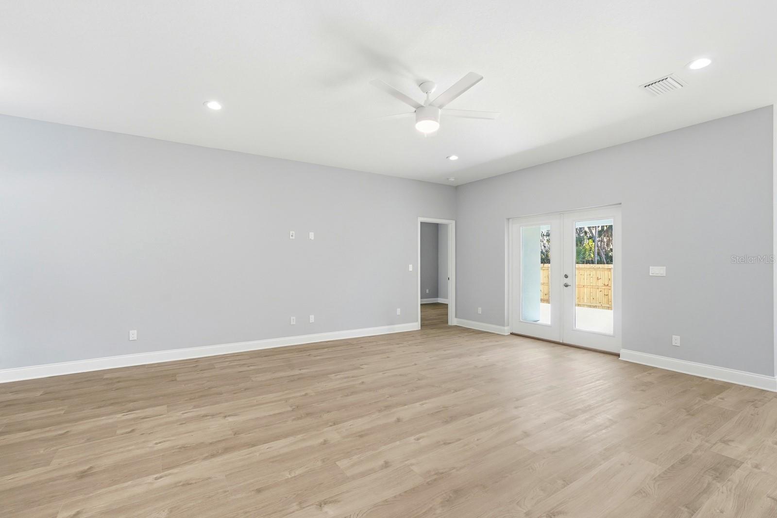 Image 9 of 59 For 402 Oliver Drive