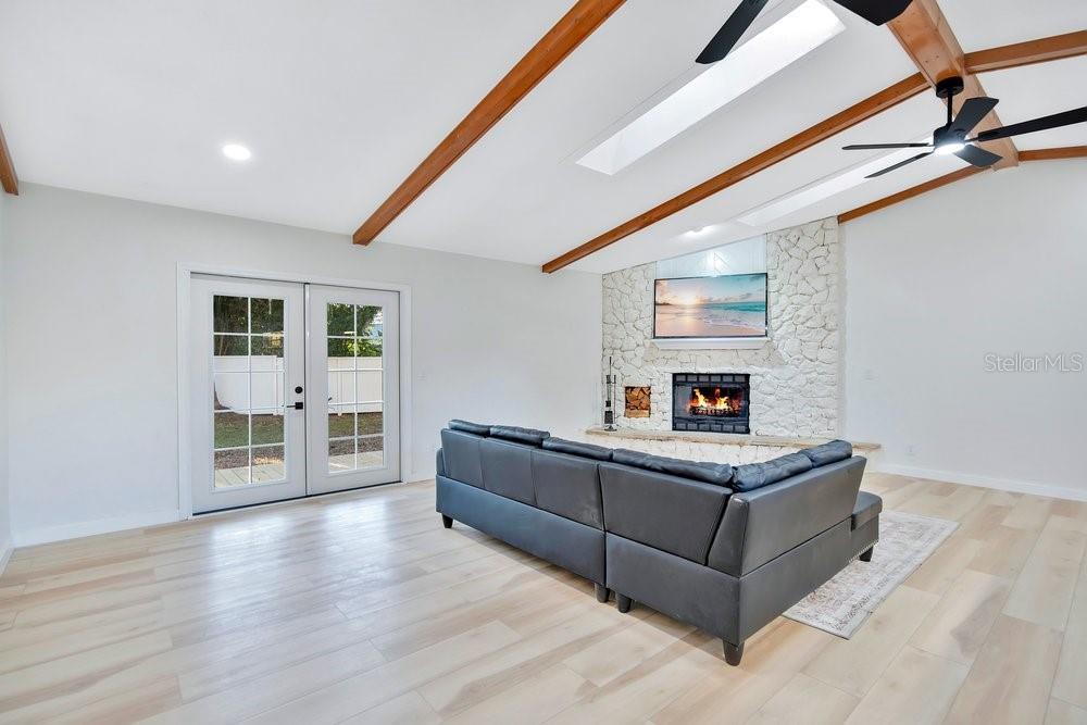 Image 8 of 32 For 771 Tumblebrook Drive