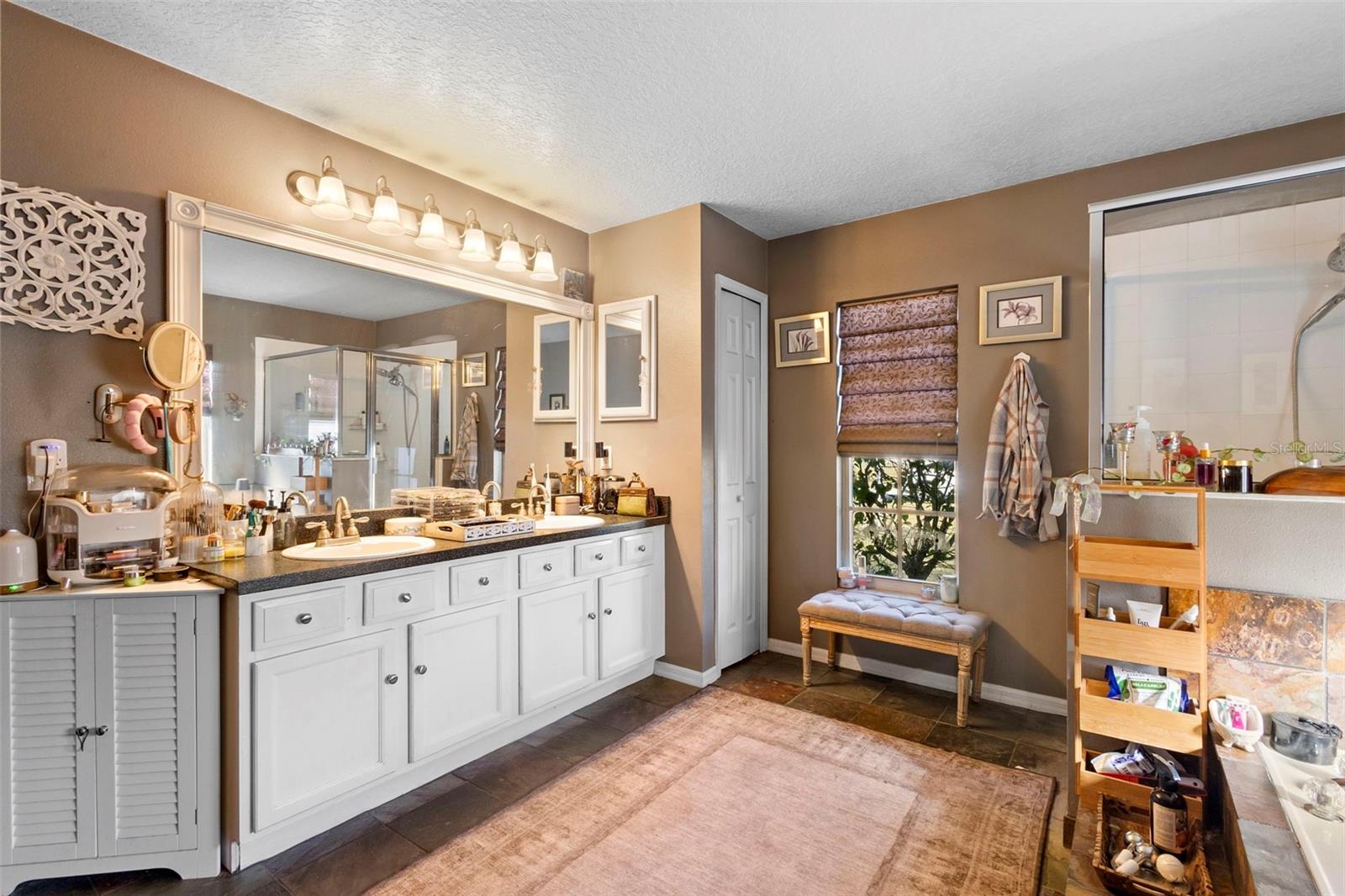 Image 25 of 39 For 310 Lake Forest Terrace