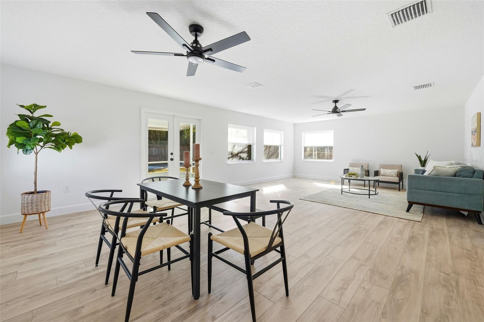 Image 19 of 32 For 516 Park Avenue