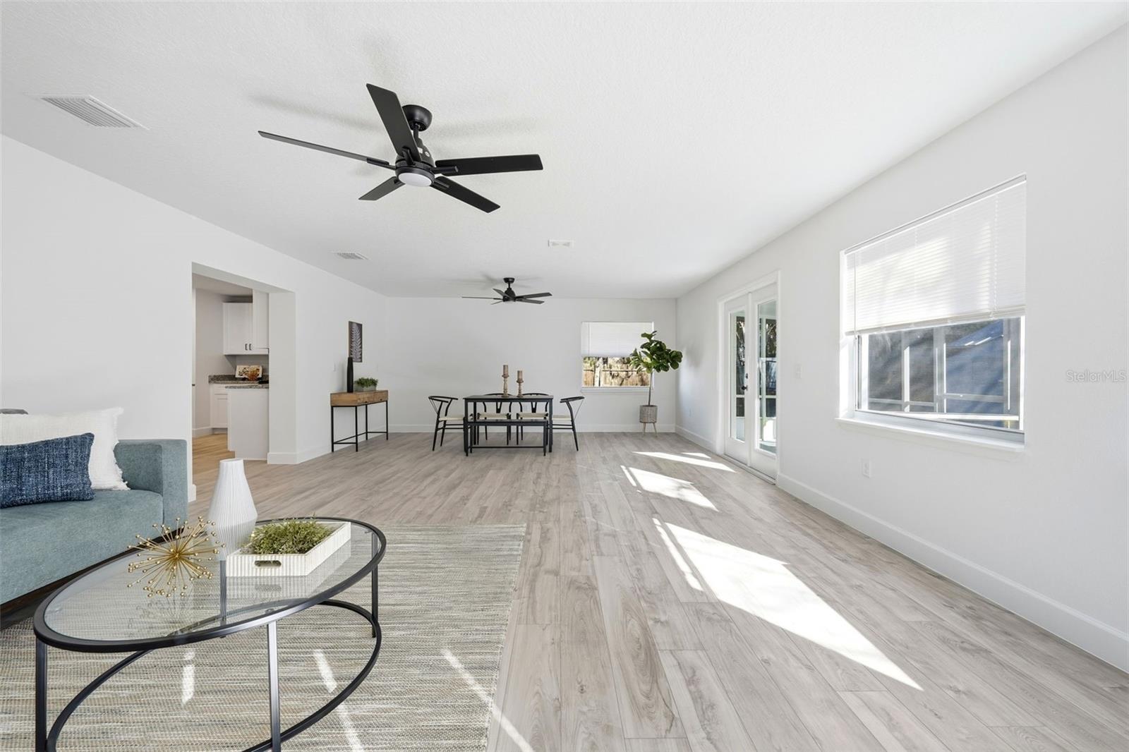 Image 23 of 32 For 516 Park Avenue