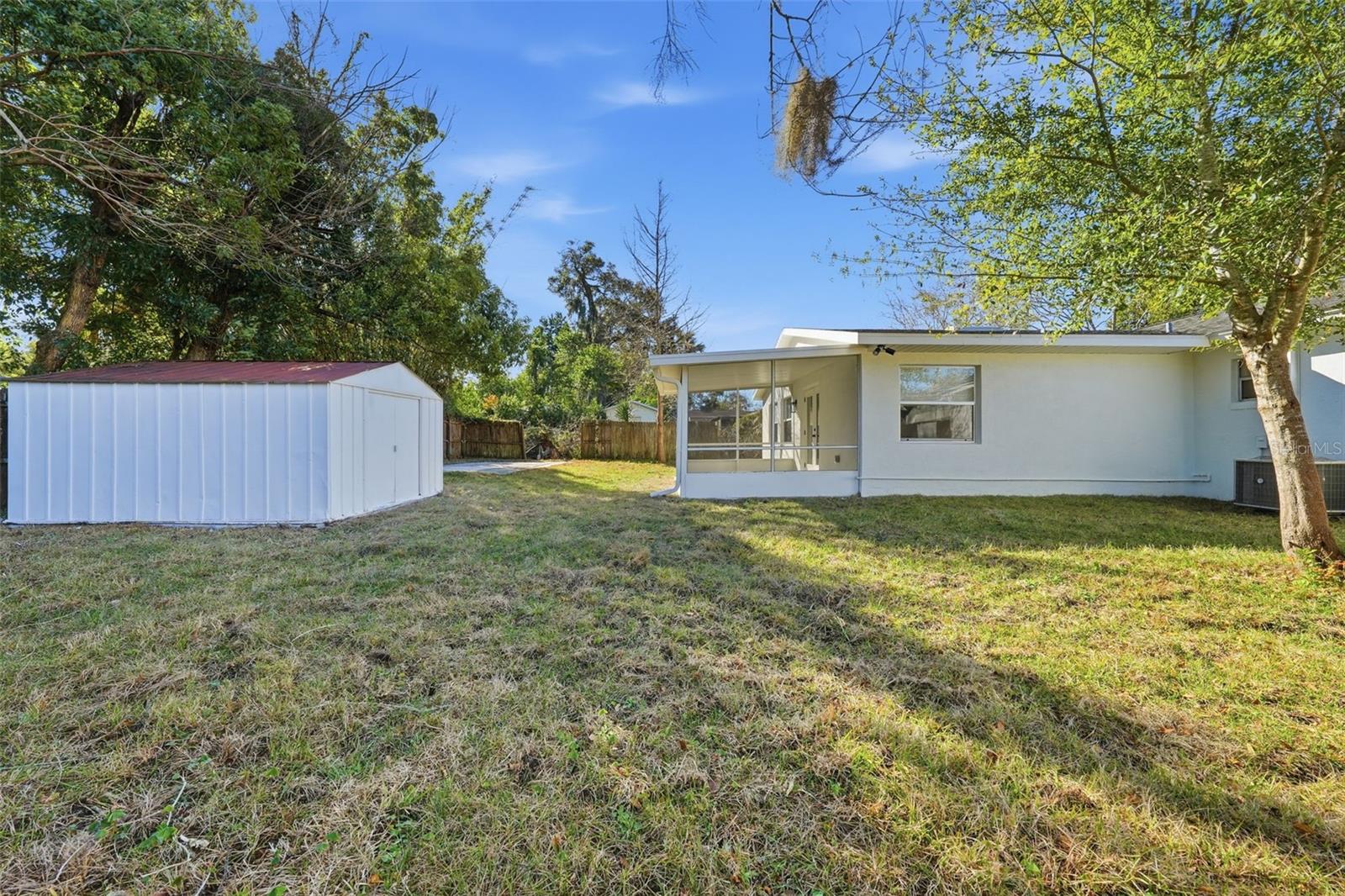 Image 26 of 32 For 516 Park Avenue