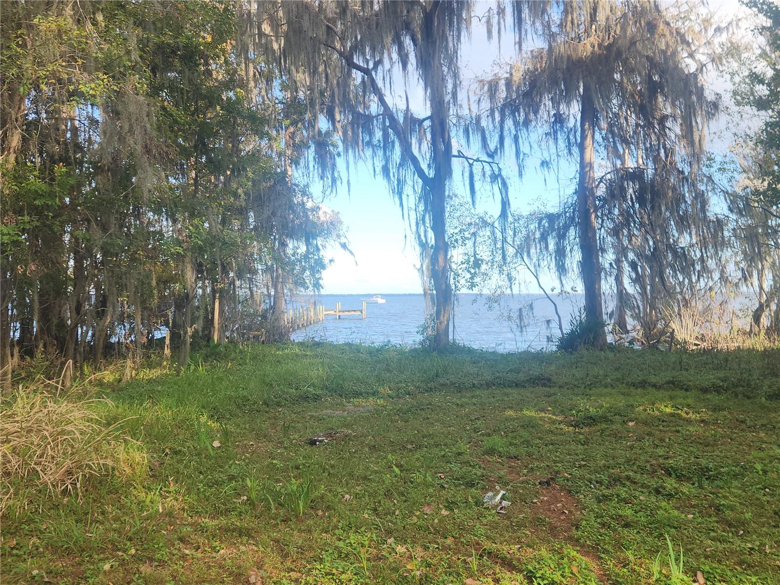 Image 19 of 27 For 384 Crescent Lake Shore Drive