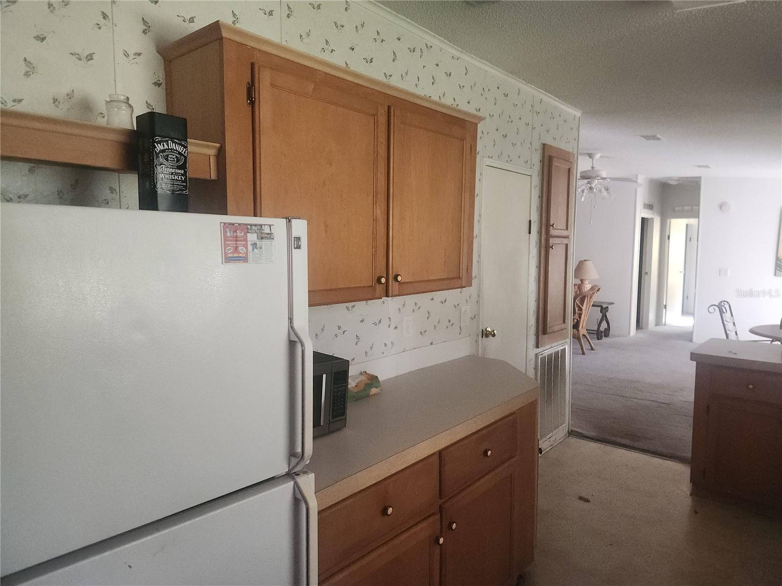 Image 9 of 27 For 384 Crescent Lake Shore Drive