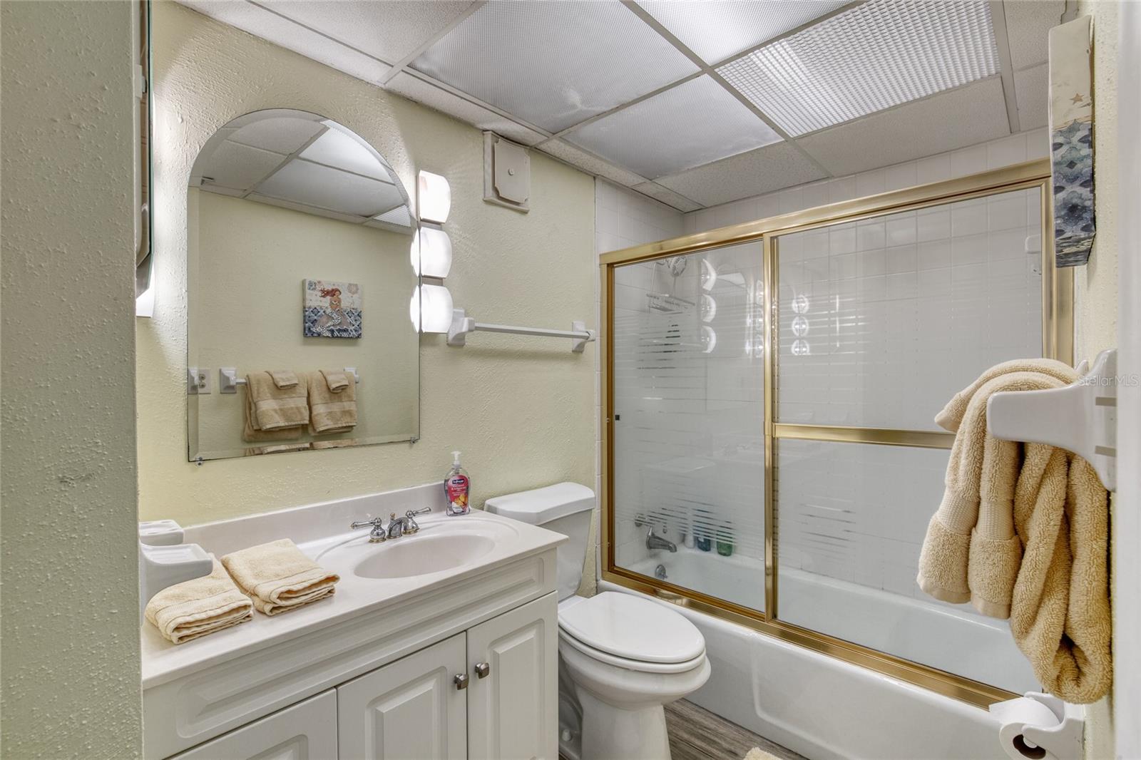 Image 15 of 44 For 915 Ocean Shore Boulevard 2010