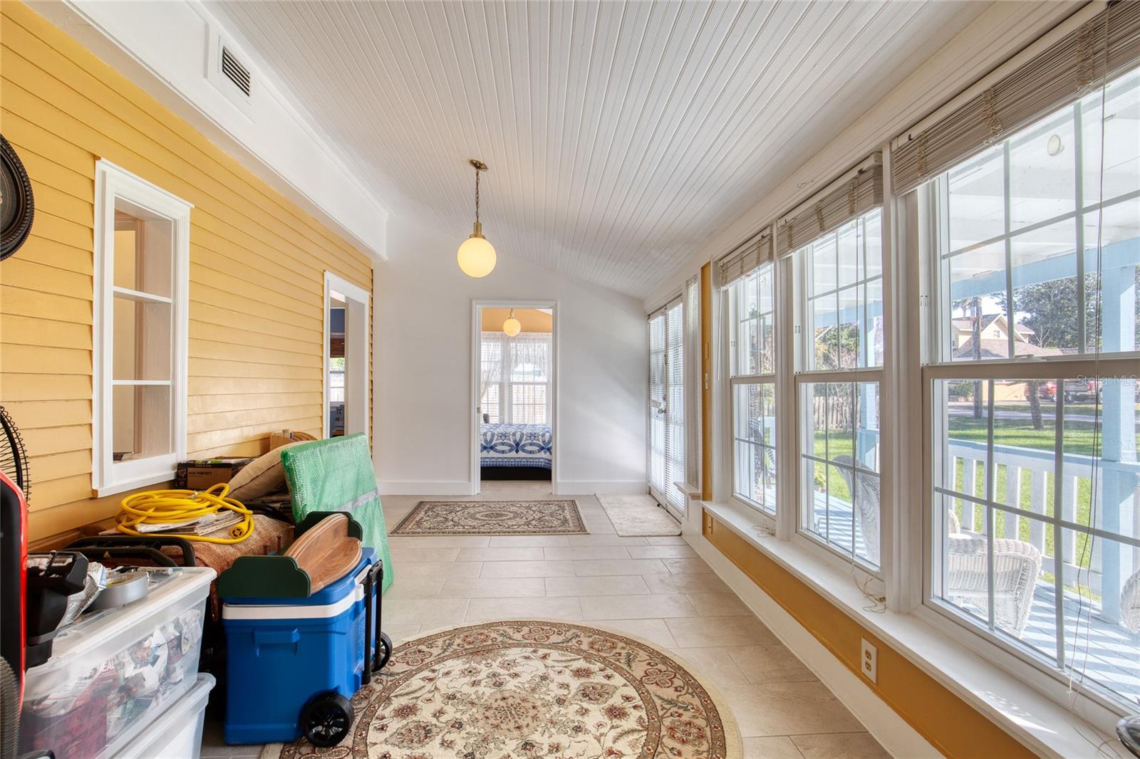 Image 13 of 54 For 8 Magnolia Avenue