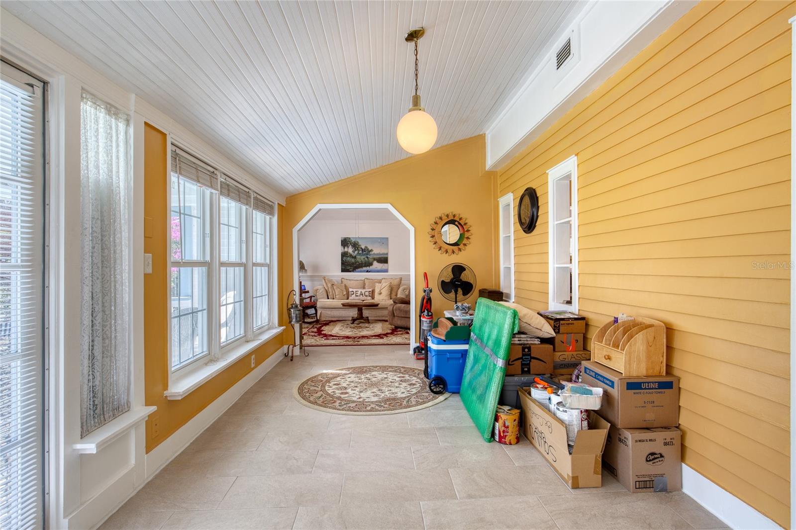 Image 14 of 54 For 8 Magnolia Avenue