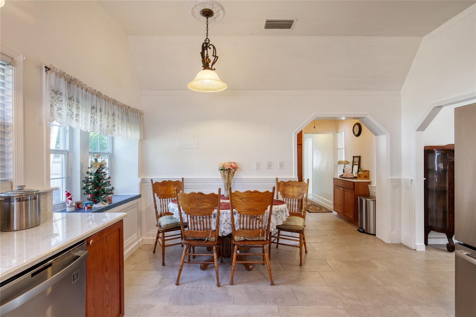 Image 26 of 54 For 8 Magnolia Avenue