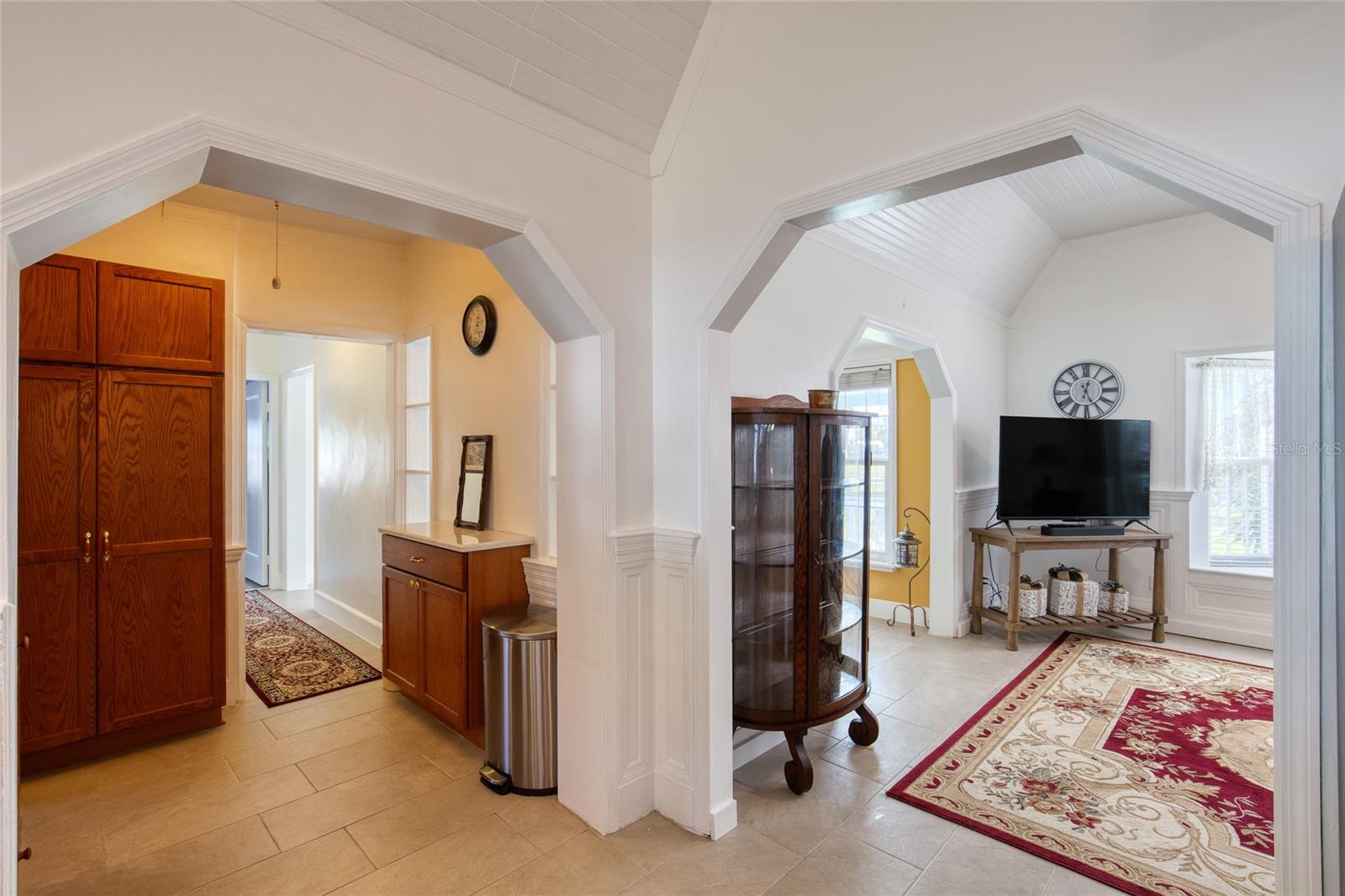 Image 27 of 54 For 8 Magnolia Avenue