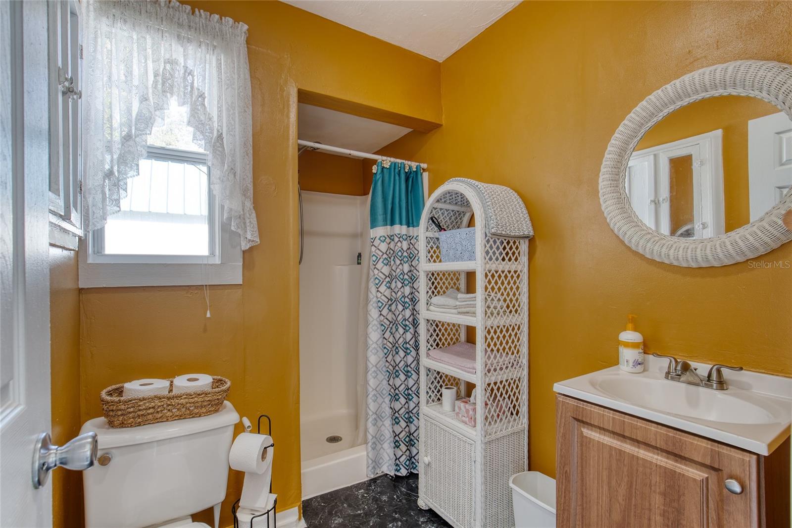 Image 43 of 54 For 8 Magnolia Avenue