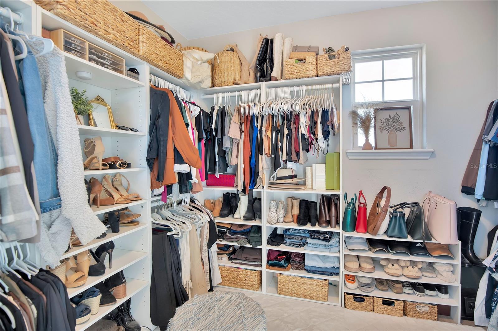 Image 18 of 43 For 171 Pergola Place