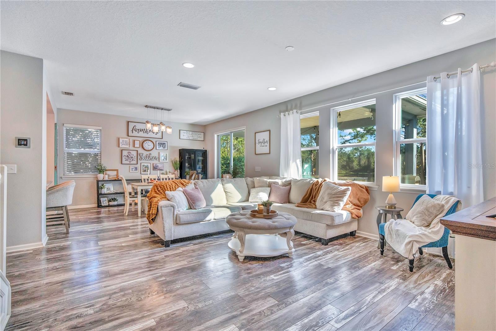 Image 6 of 43 For 171 Pergola Place