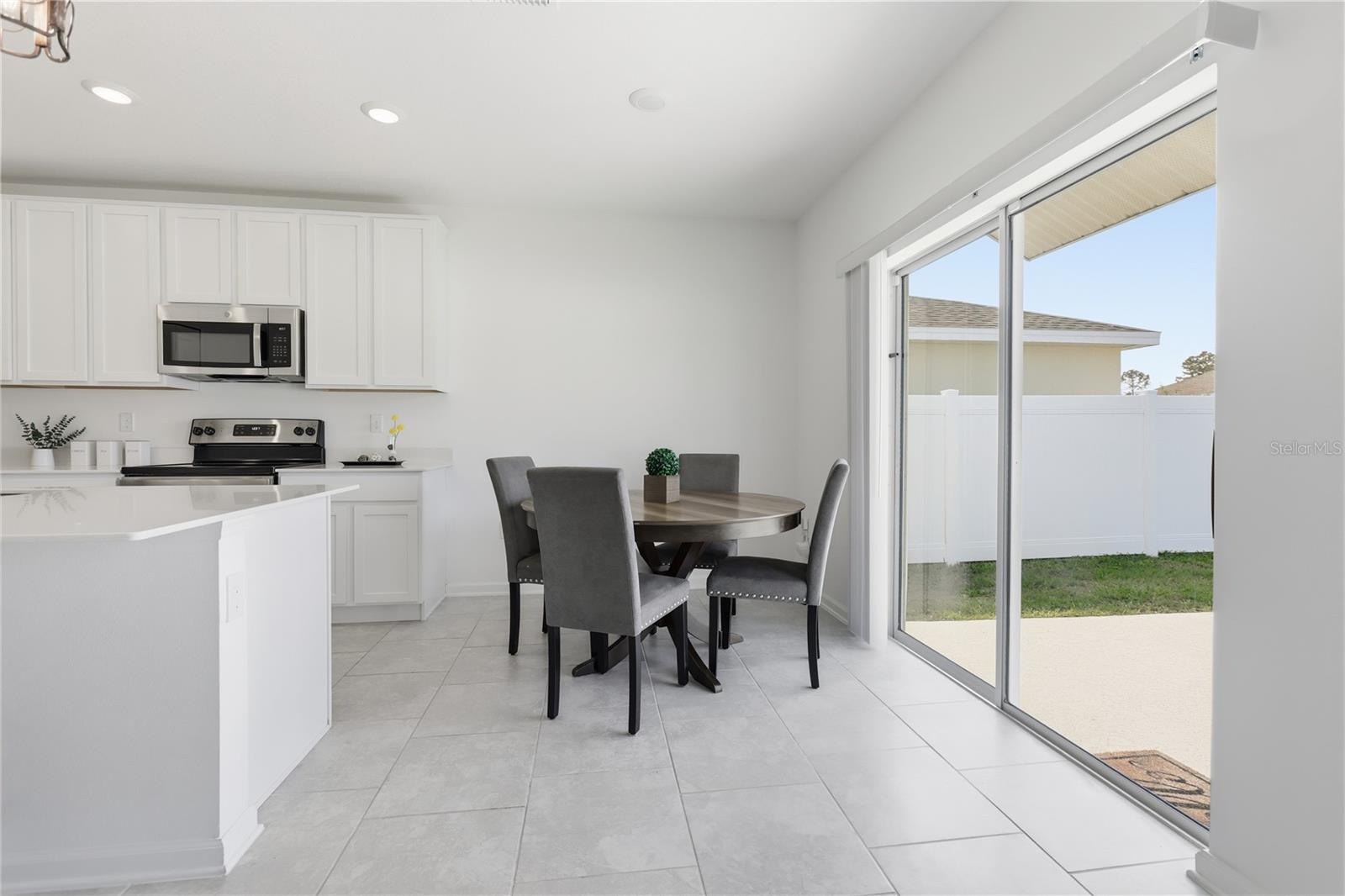 Image 7 of 21 For 1539 Peach Creek Drive