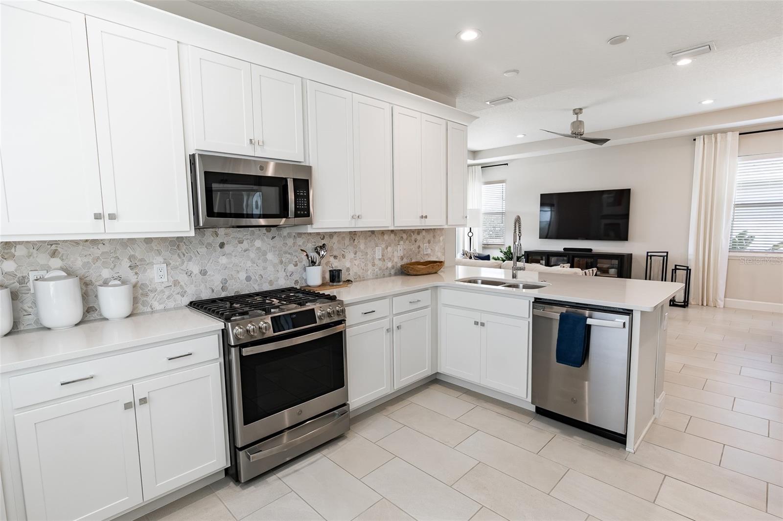 Image 5 of 20 For 1204 Victoria Hills Drive N