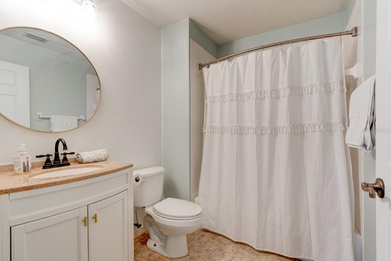 Image 19 of 35 For 428 Airport Road