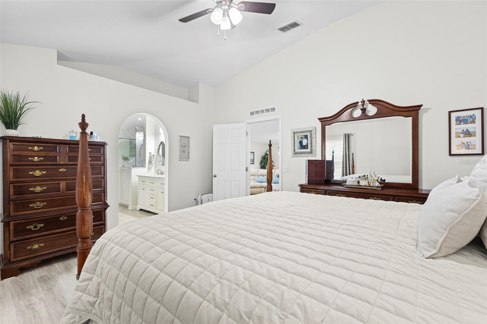 Image 12 of 31 For 2551 12th Square Sw