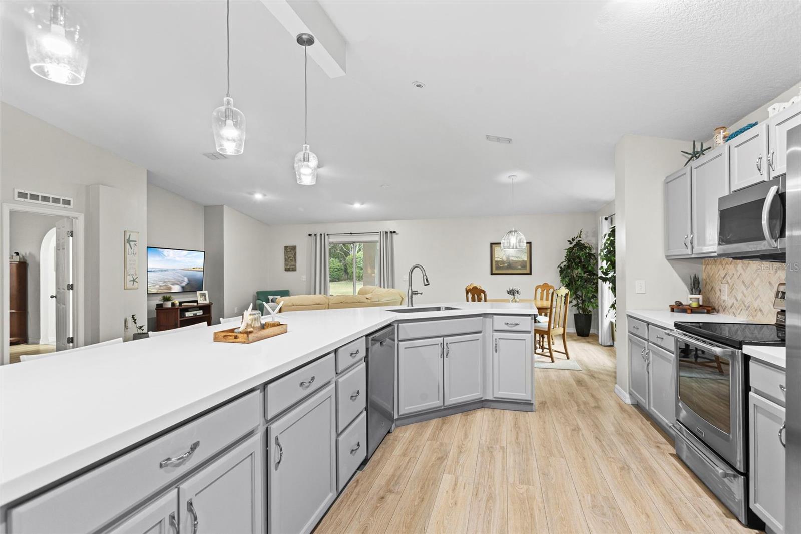 Image 8 of 31 For 2551 12th Square Sw