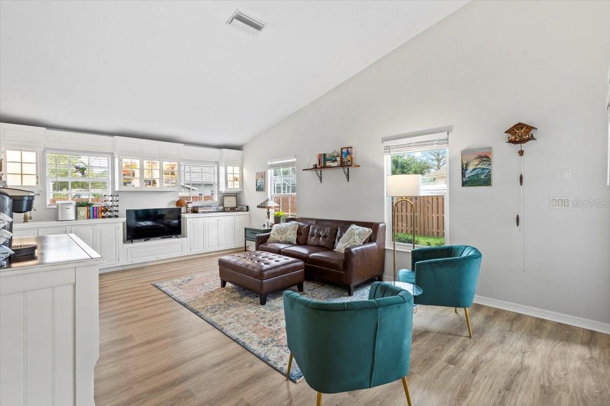 Image 13 of 66 For 132 Sea Street