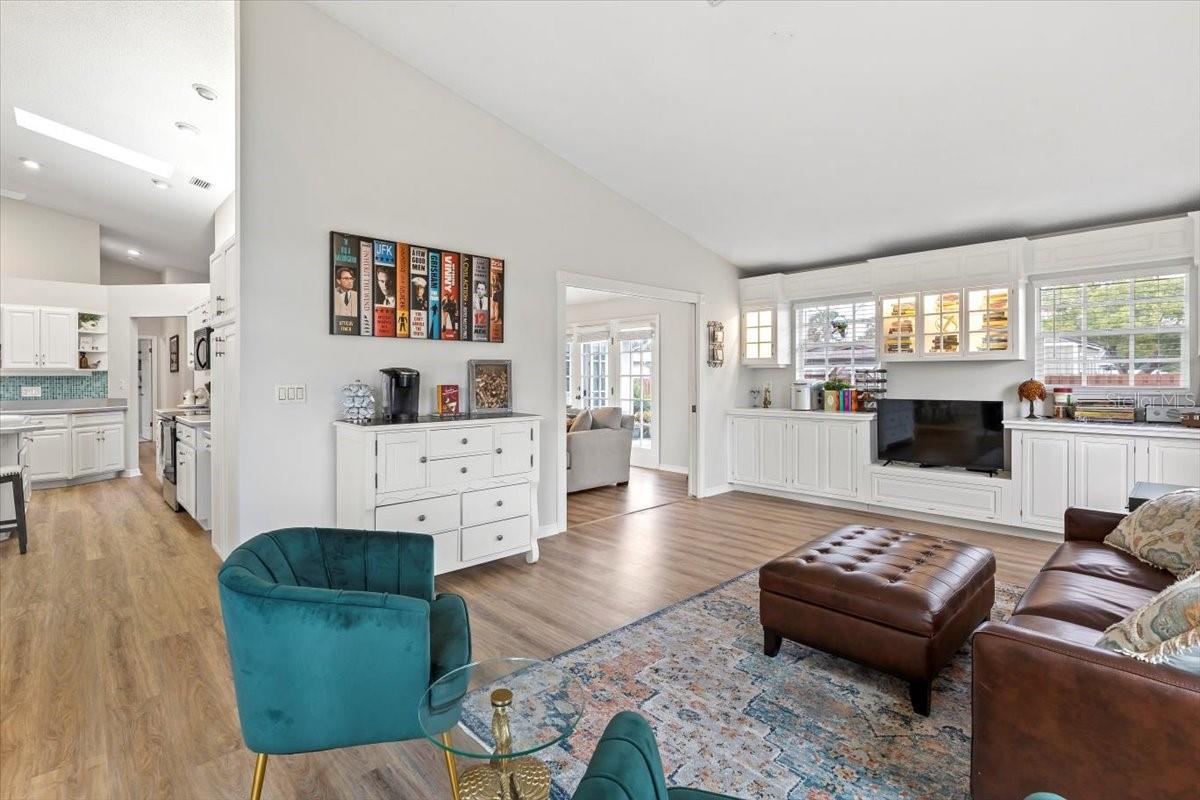 Image 14 of 66 For 132 Sea Street