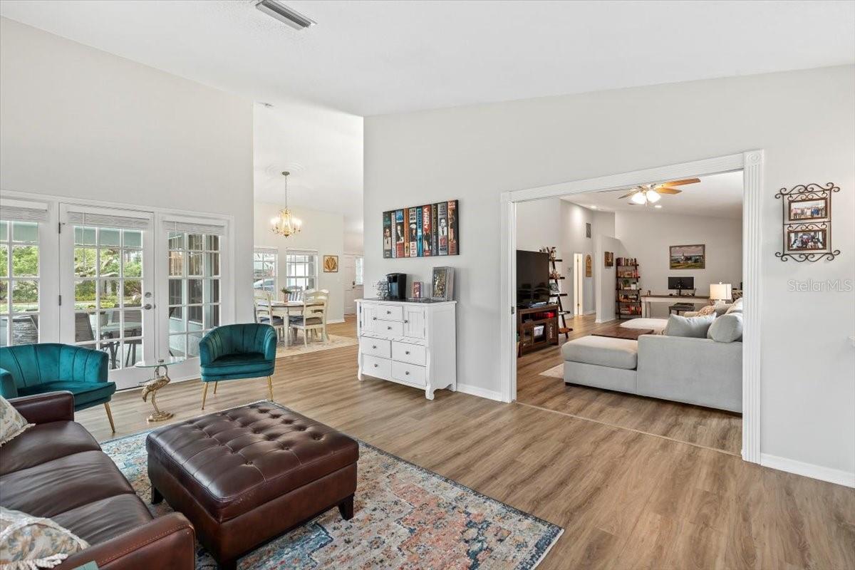 Image 15 of 66 For 132 Sea Street