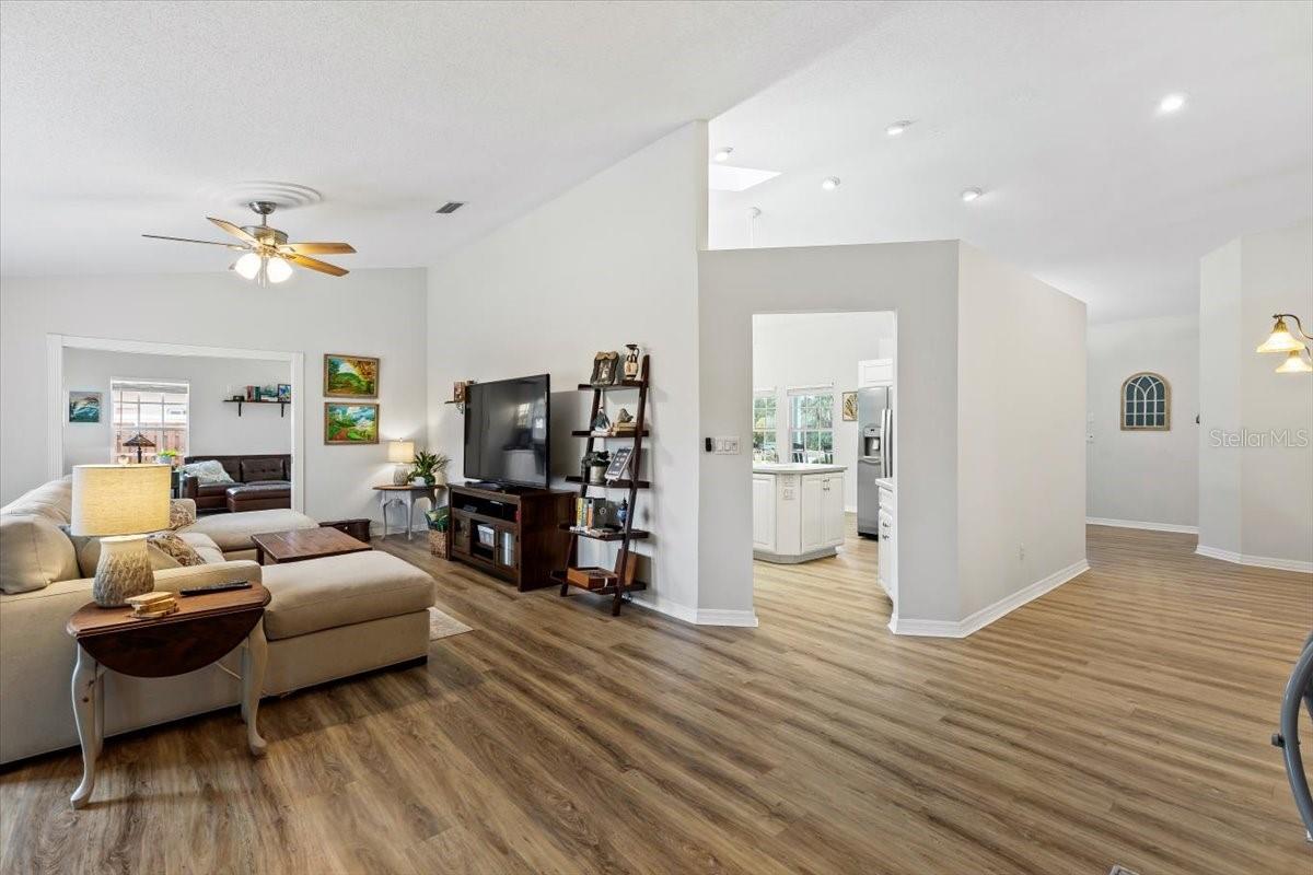 Image 19 of 66 For 132 Sea Street