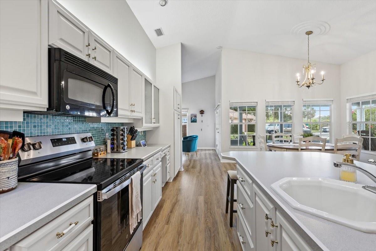 Image 8 of 66 For 132 Sea Street