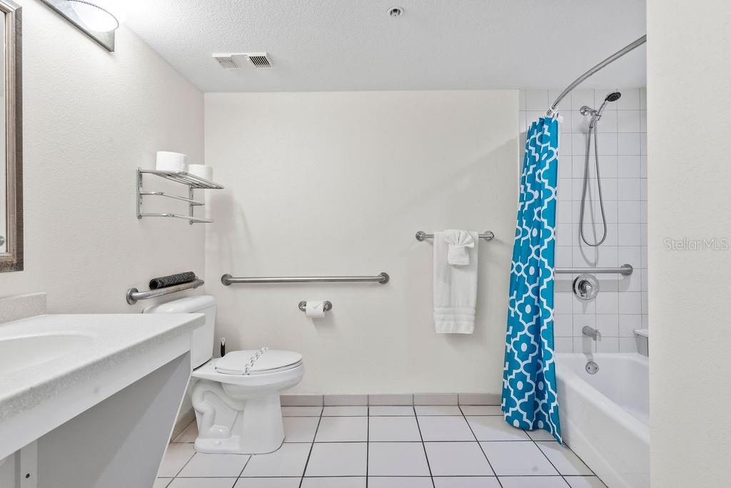 Image 17 of 27 For 2700 Atlantic Avenue 342