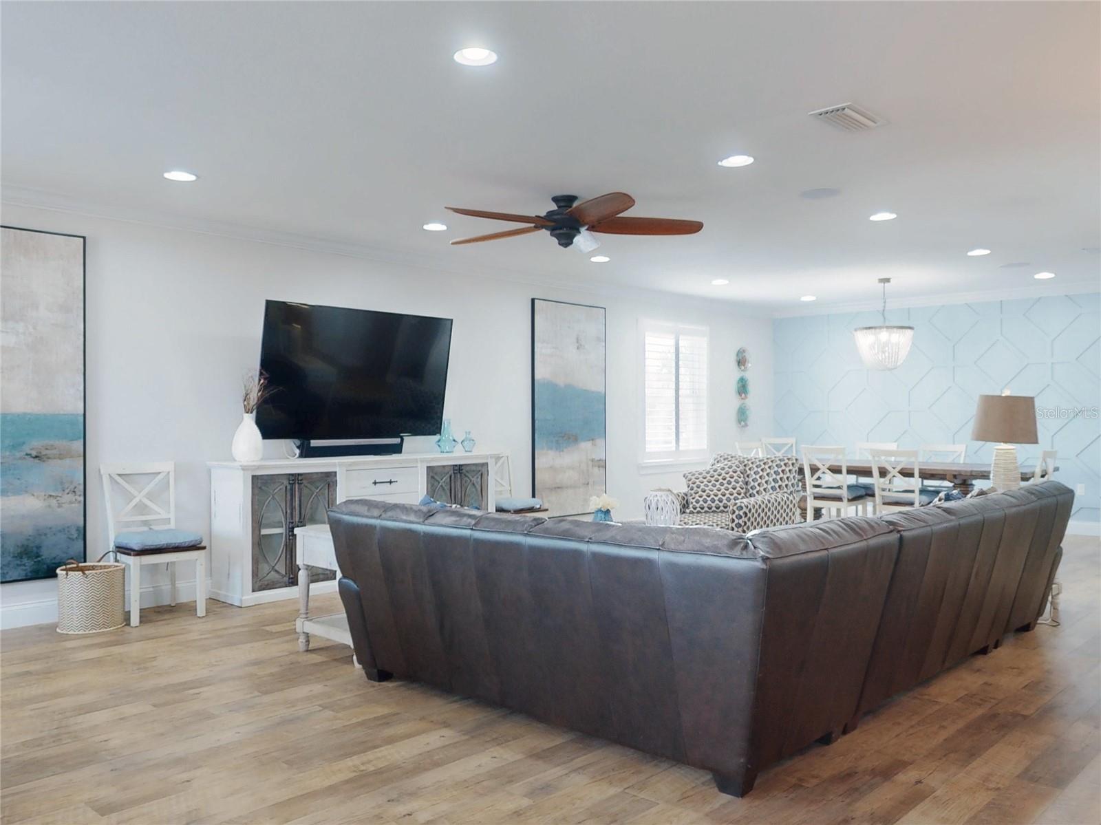 Image 14 of 68 For 435 Jessamine Avenue