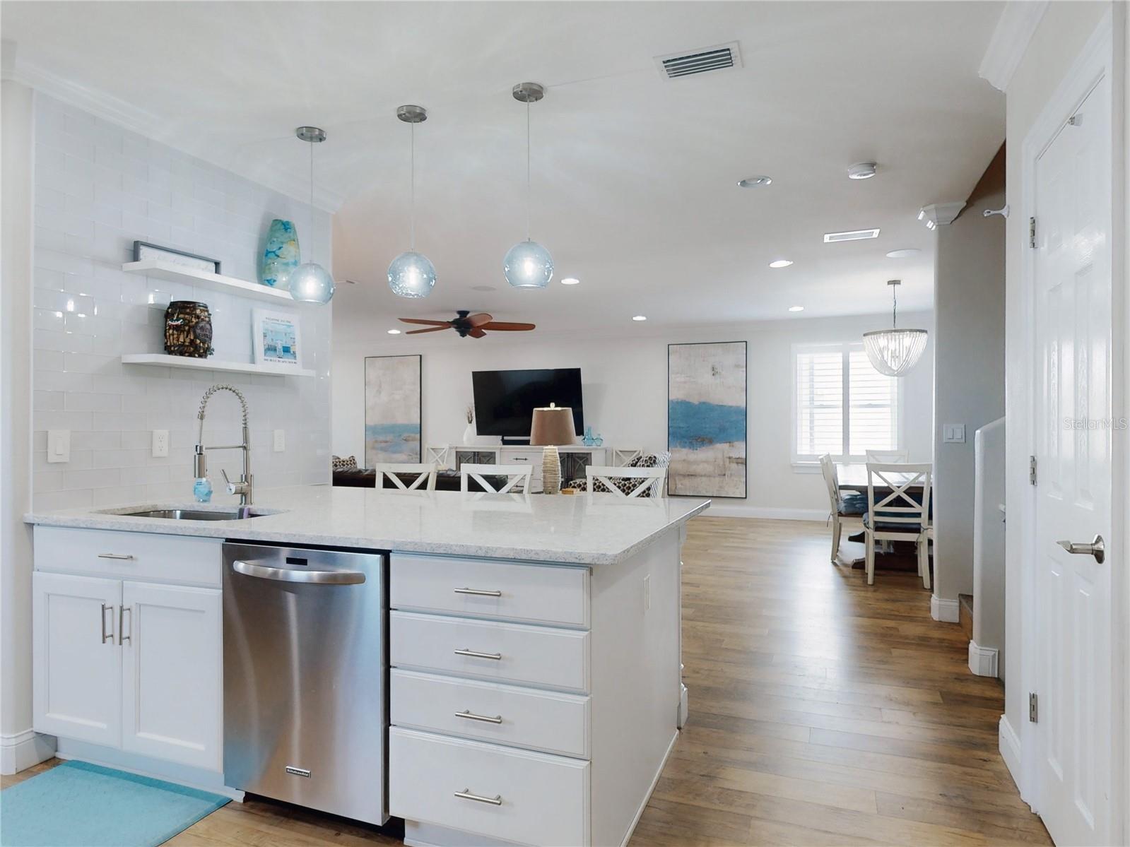 Image 26 of 68 For 435 Jessamine Avenue