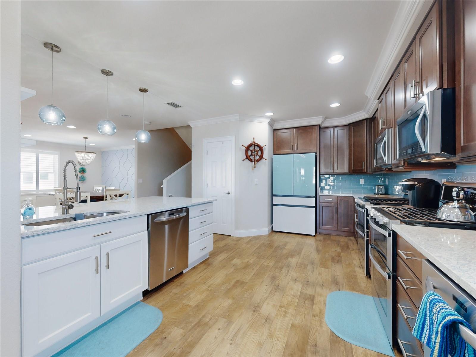 Image 32 of 68 For 435 Jessamine Avenue