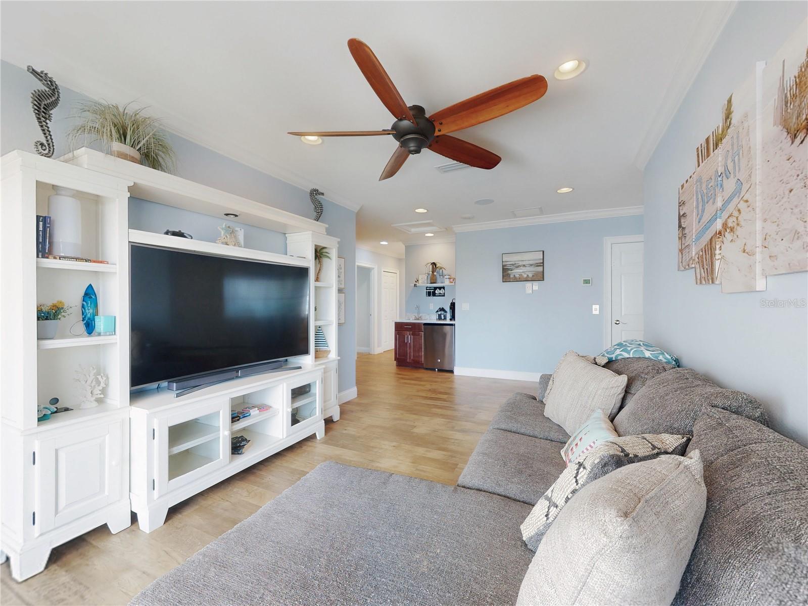 Image 42 of 68 For 435 Jessamine Avenue