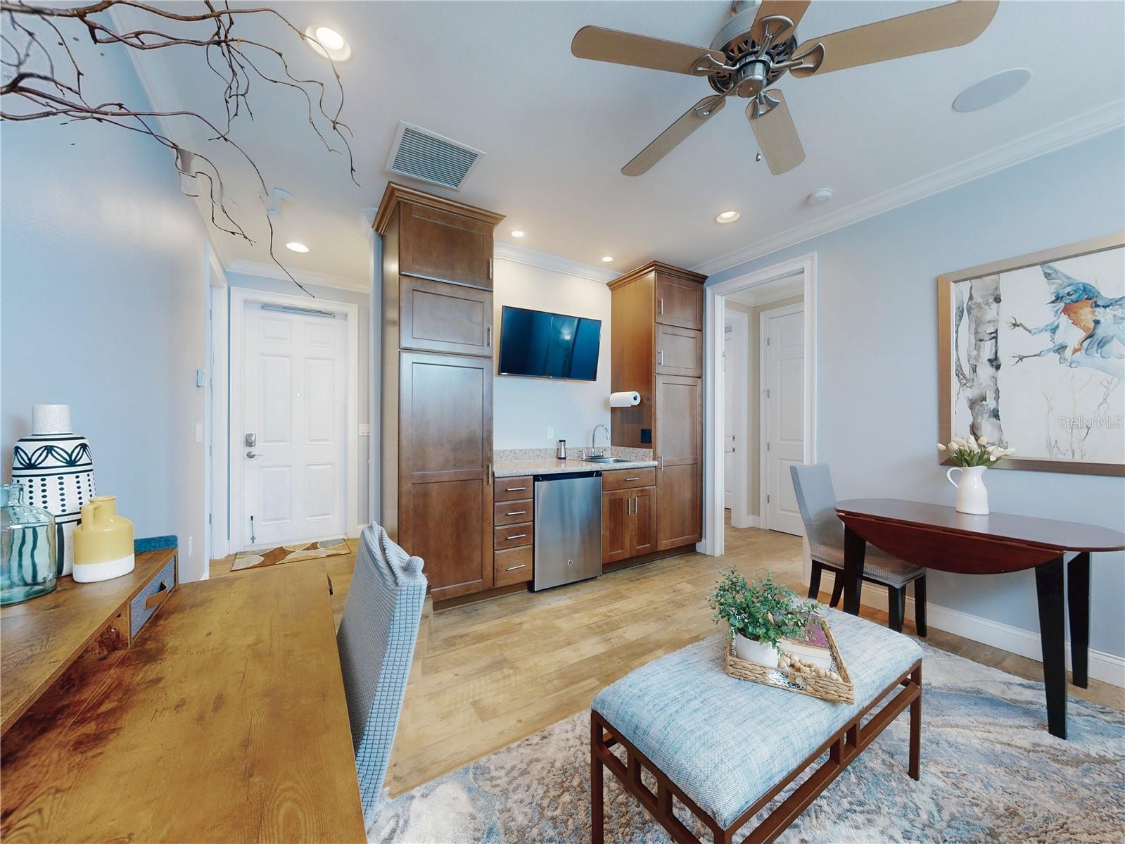 Image 5 of 68 For 435 Jessamine Avenue