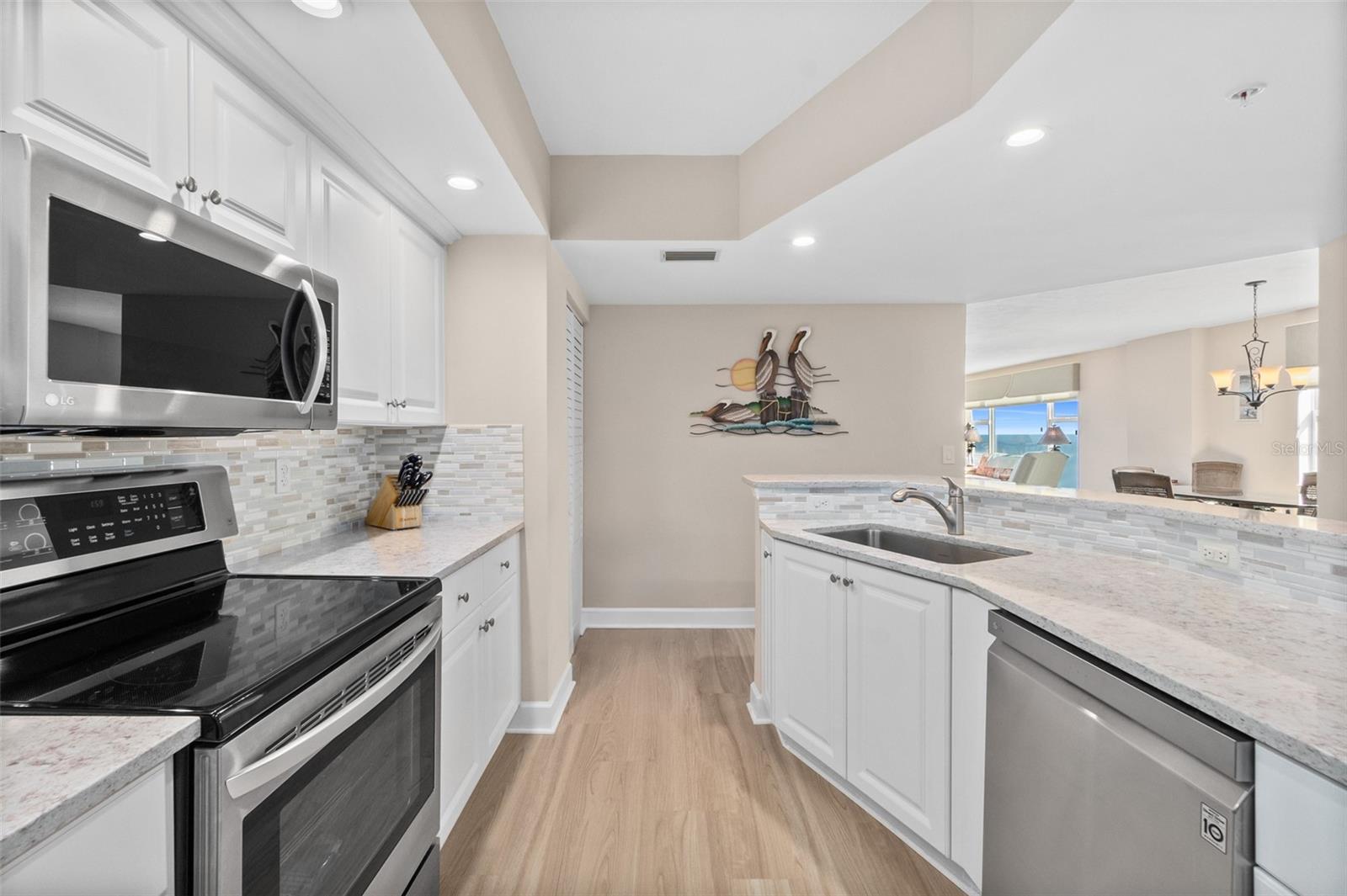 Image 13 of 57 For 3311 Atlantic Avenue 1704