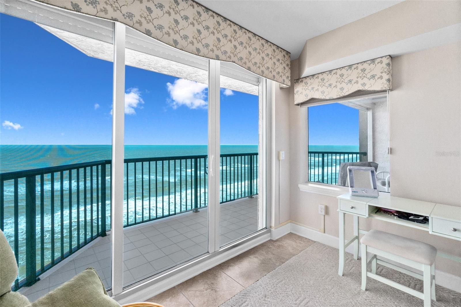 Image 18 of 57 For 3311 Atlantic Avenue 1704