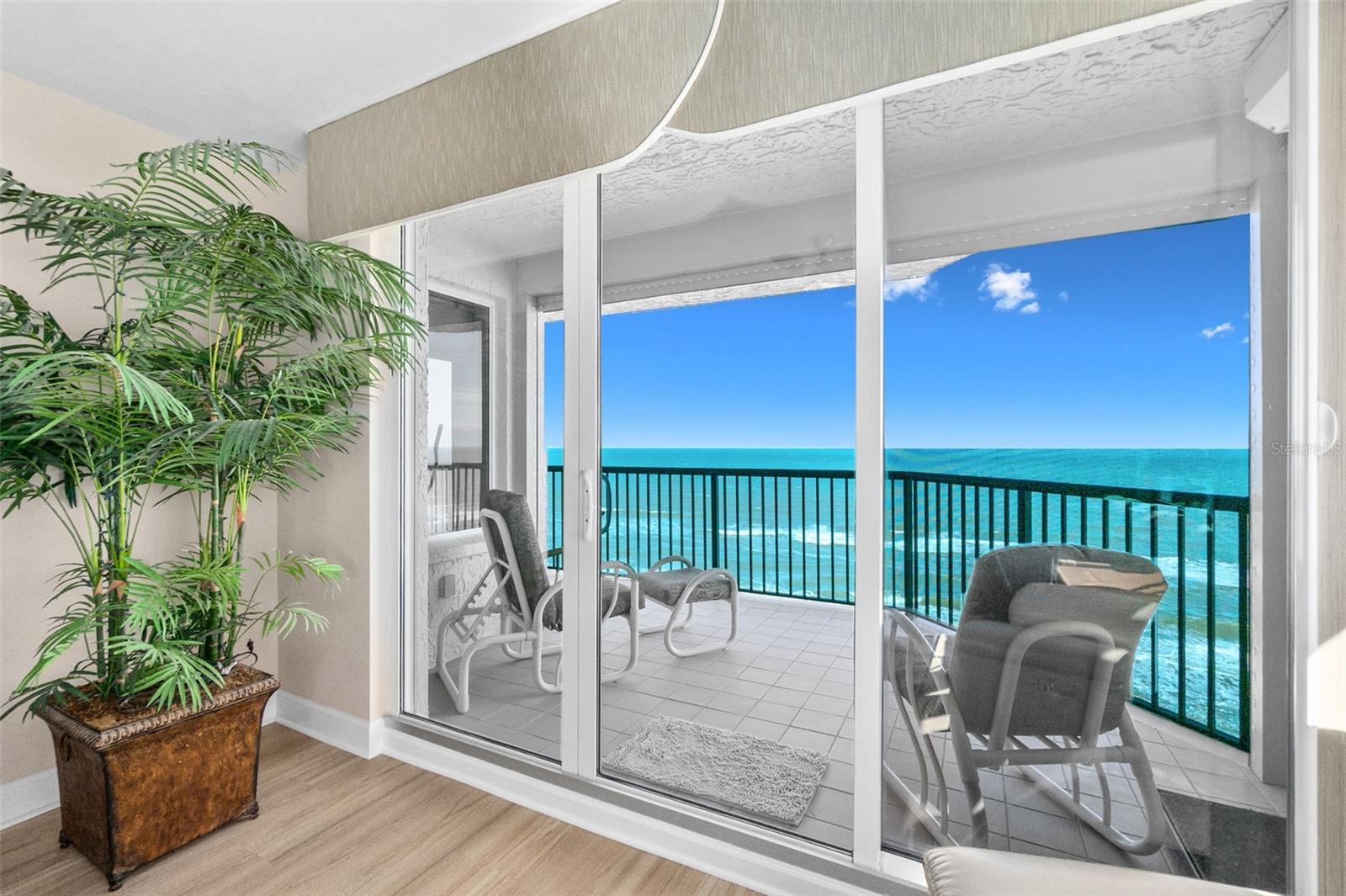 Image 4 of 57 For 3311 Atlantic Avenue 1704