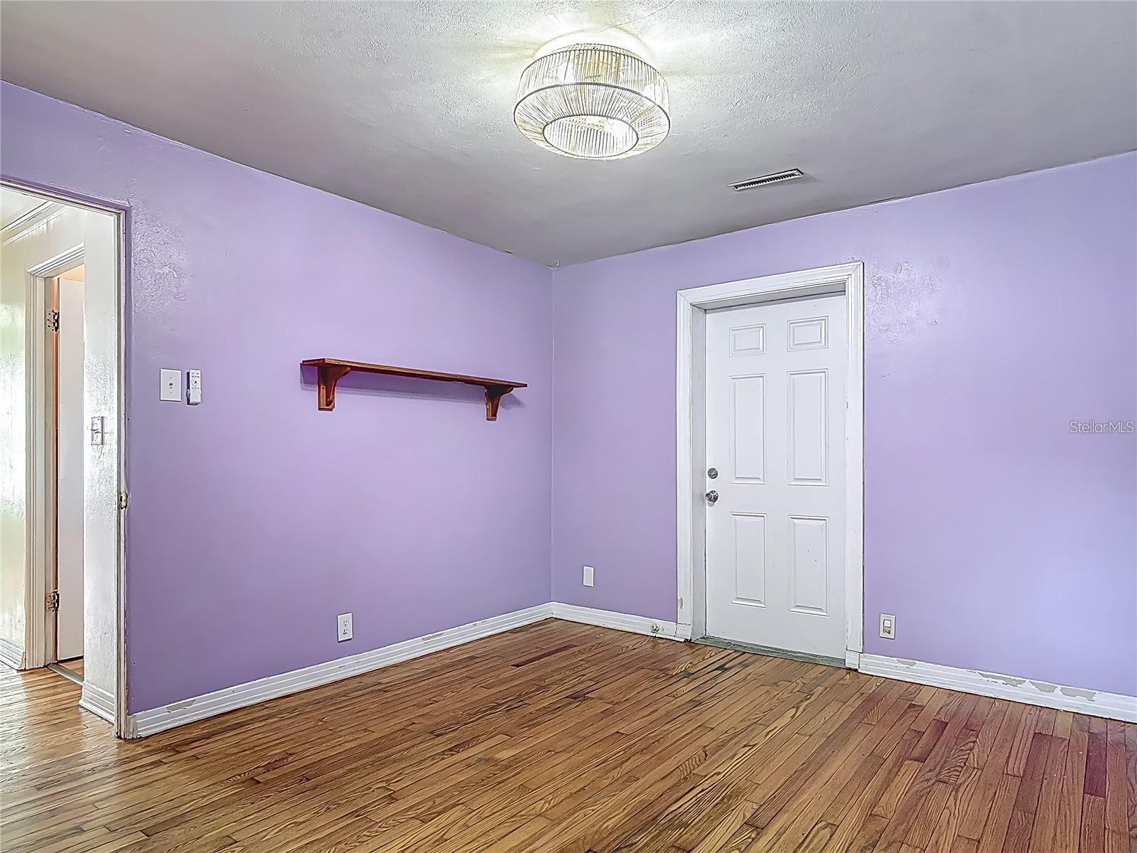 Image 21 of 44 For 243 Hull Avenue