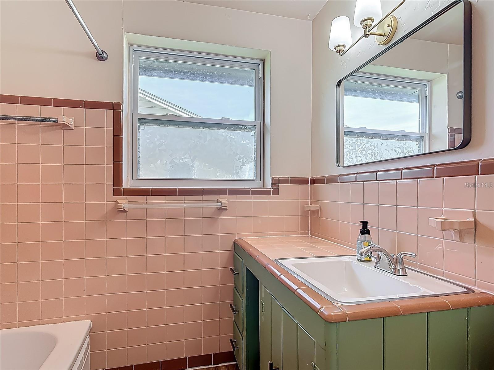 Image 23 of 44 For 243 Hull Avenue