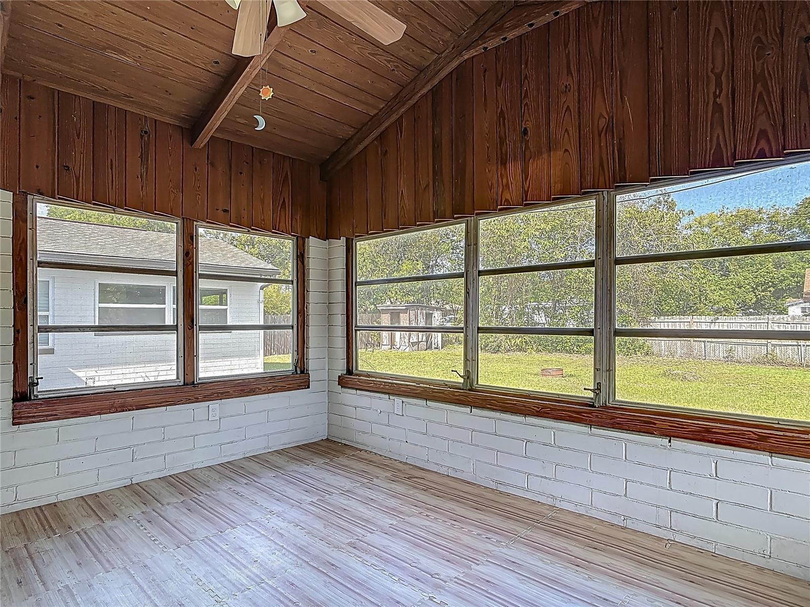 Image 28 of 44 For 243 Hull Avenue